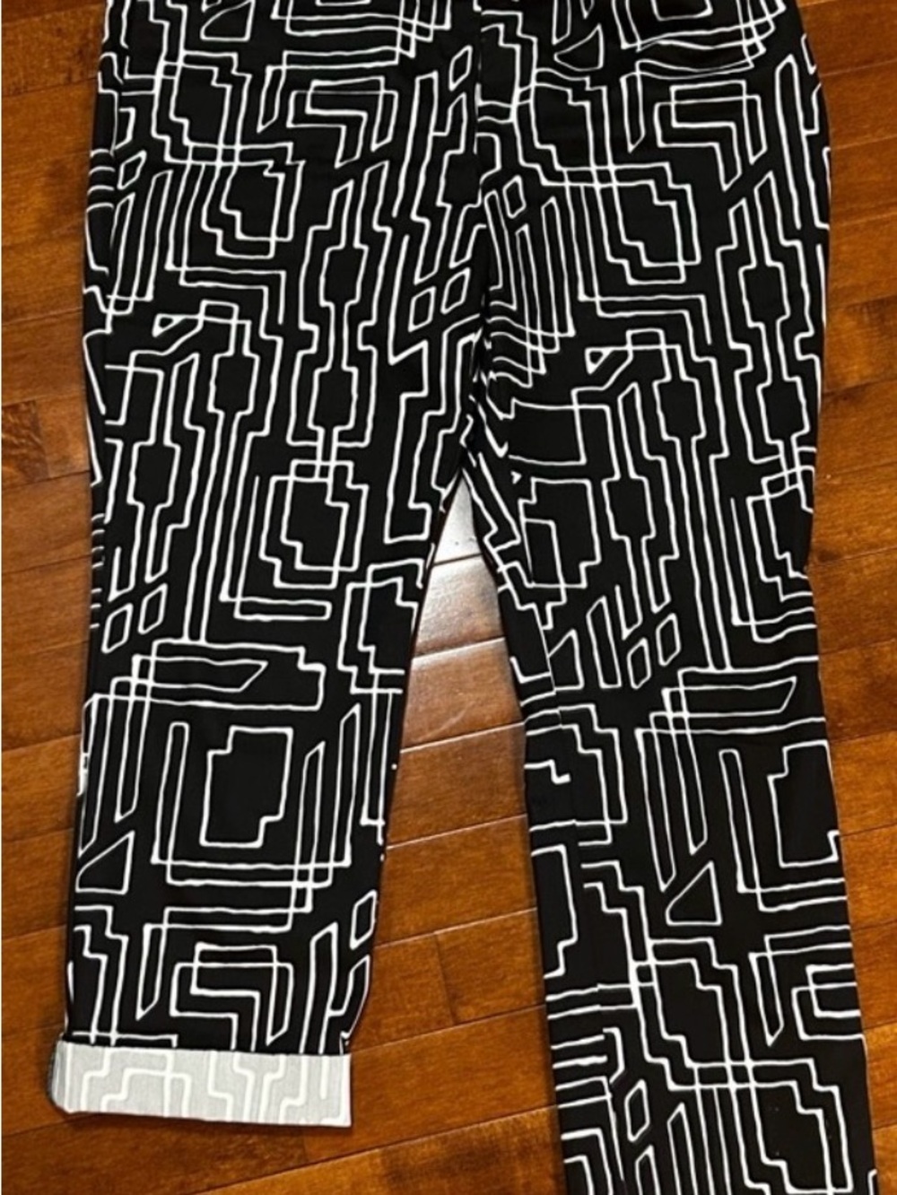 Worthington Black and White Geometric Pants